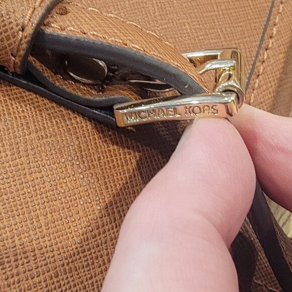 MICHAEL KORS JET SET TRAVEL TOTE in ACORN Brown Leather - Picture 6 of 17